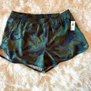 OLD NAVY Women’s Camo Athletic Shorts Size Large